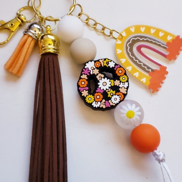 Handmade Accessories - Handmade SiIicone Focal Beaded Rainbow 70s Peace Daisy Keychain